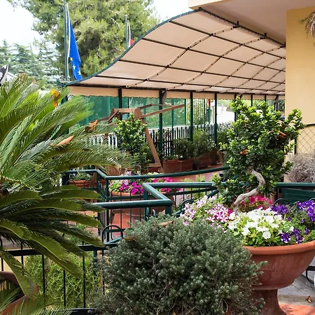 Hotel Villa Serena-3